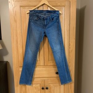 Modern straight jeans
